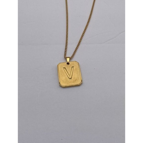 Alphabet V Necklace‎ Gold Tone - Picture 12 of 14